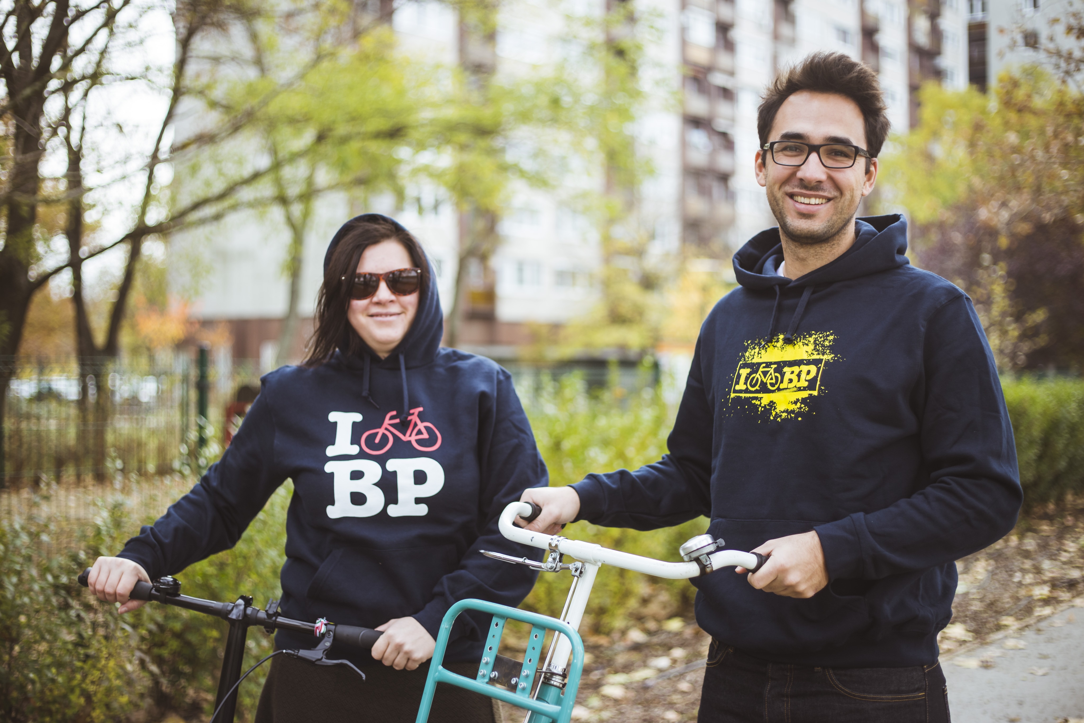 Megérkeztek az I Bike Budapest pulóverek és esőkabátok, új minta is van!