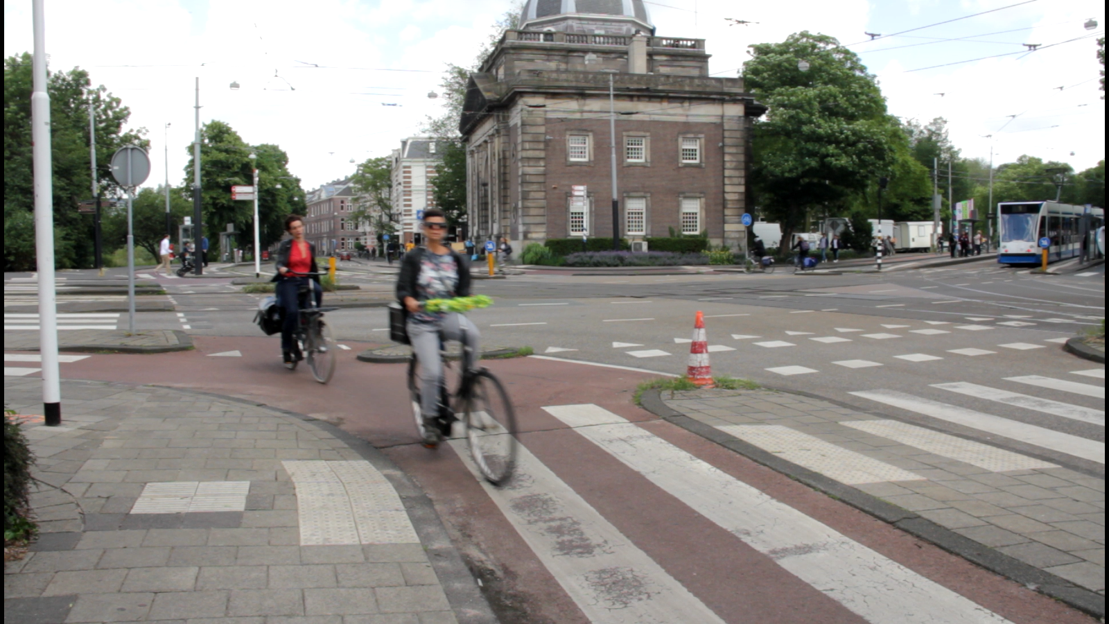 Amszterdamban már a közlekedési lámpák leszerelésénél tartanak, és nem bánták meg