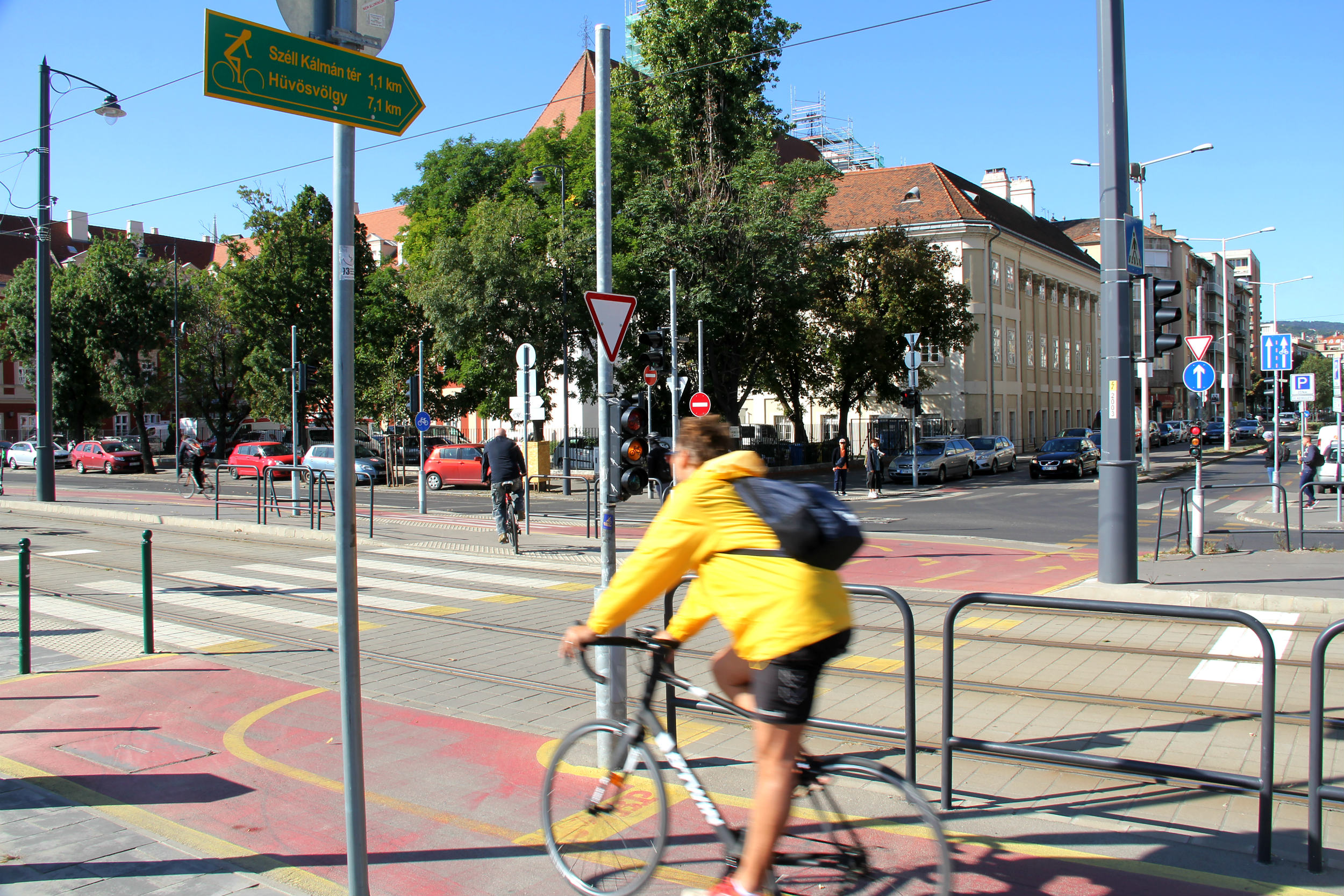 Átalakítanánk a Batthyány téri derékszögű kerékpáros átkelőt