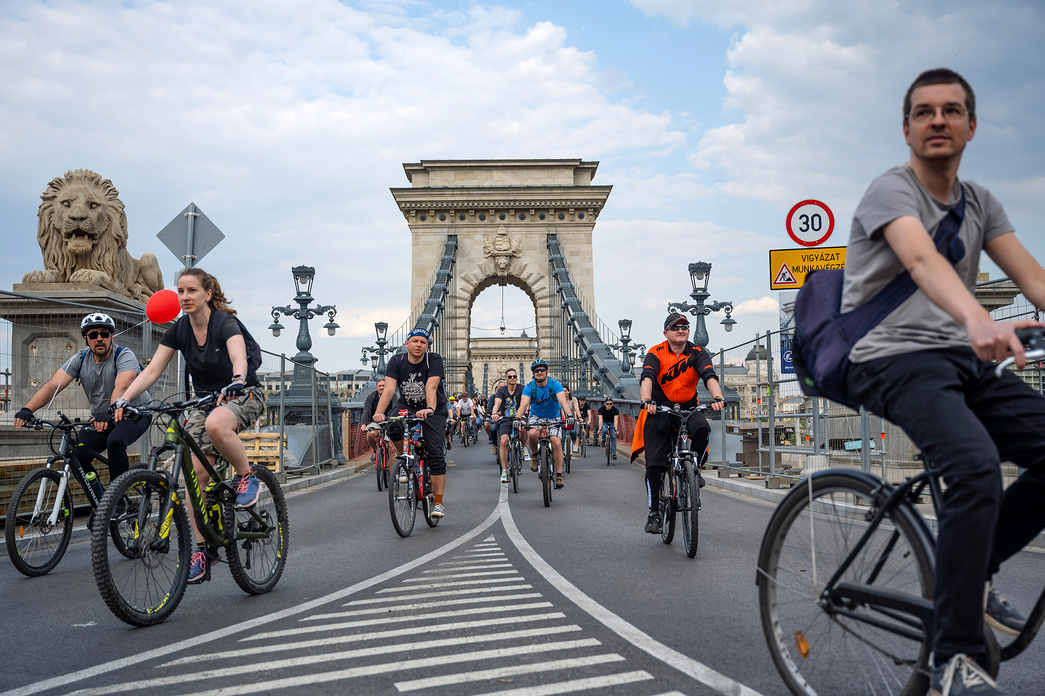 Átjárható Lánchidat! I bike Budapest 2023